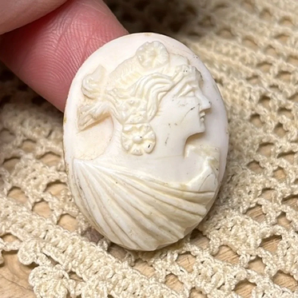 Exquisite unmounted Victorian shell cameo 1850s hand-carved bust - Picture 1 of 5